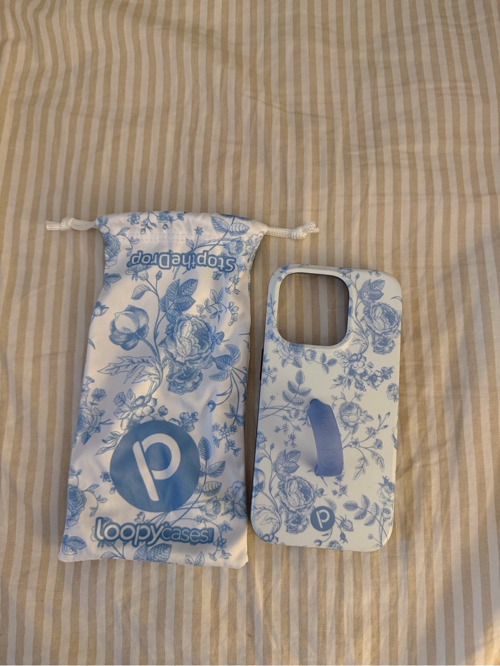 iPhone 15 pro Loopy Case Blue and White Floral Phone Case with Loop Grip